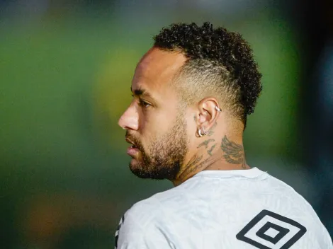 Neymar participa de treino técnico no Santos e anima torcida antes de retorno