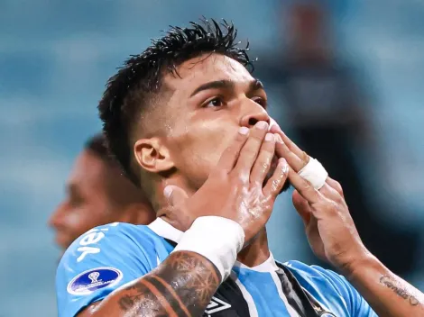 Grêmio pode liberar Arezo se um novo centroavante chegar