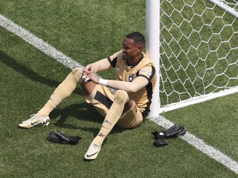 Luvas de John no Mundial irão para museu da FIFA