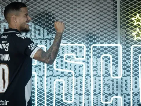Coutinho assume a camisa 10 do Vasco e comemora renovação