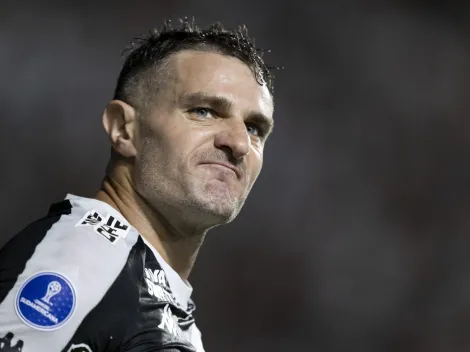 Vegetti fala sobre longo período de treinos e Fernando Diniz