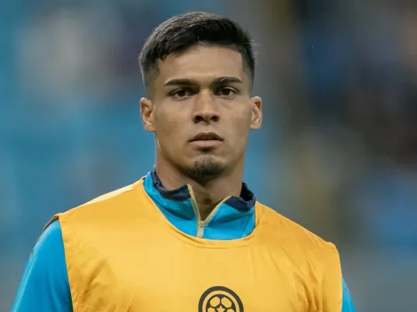 Arezo quebra silêncio e se pronuncia sobre saída do Grêmio