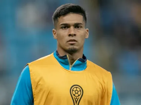 Grêmio ameaça acionar Peñarol na Justiça sobre negociação de Arezo