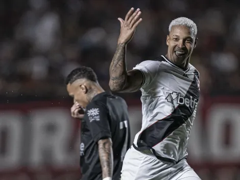 David celebra retorno aos gramados com a camisa do Vasco