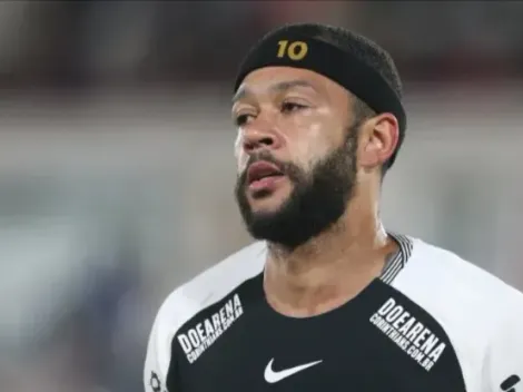 Memphis Depay vira alvo da torcida após derrota do Corinthians