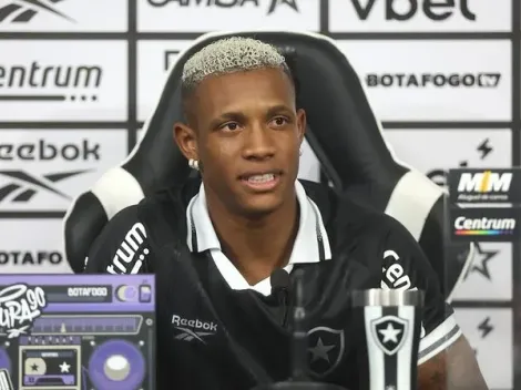 Danilo nega ser substituto de Gregore no Botafogo e cita diferenças
