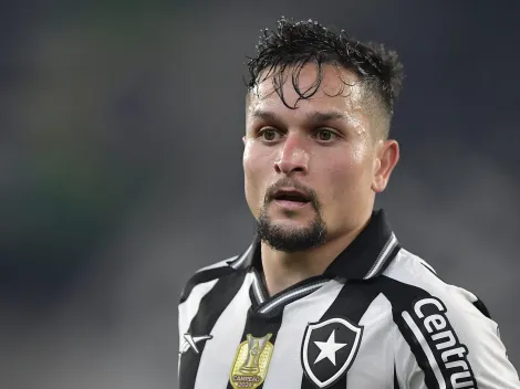 Botafogo recusa proposta por Artur e Marlon Freitas