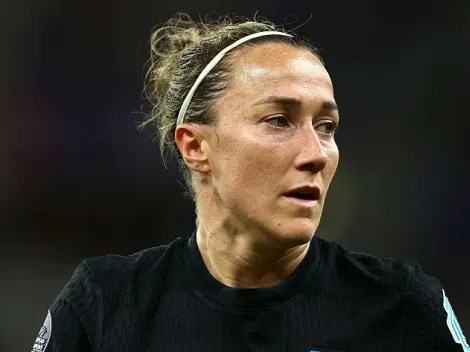 Lucy Bronze venceu a Euro com a perna quebrada