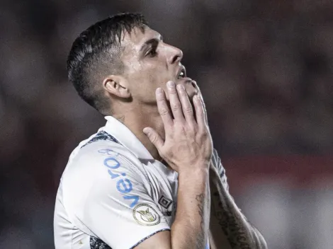 Pavón volta a ser criticado em partida do Grêmio