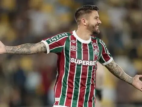 Everaldo comemora gols pelo Fluminense e resgata confiança
