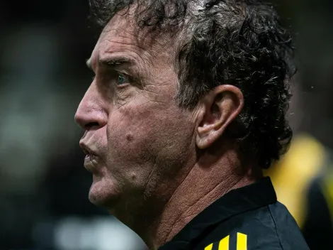 Atlético-MG só contratará centroavante bom e barato, garante Cuca