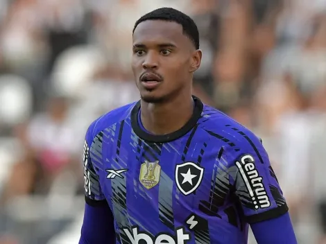 Botafogo decidiu manter John como titular negociando com West Ham