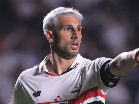 Calleri participa de treino no gramado e acelera recuperação