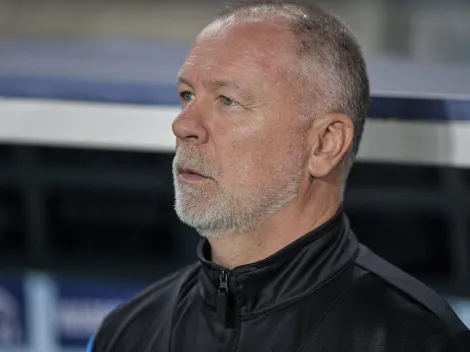 Mano Menezes e capitão Kannemann comandam reunião de alerta no Grêmio