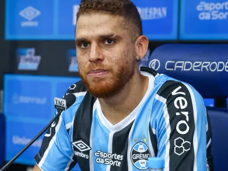 Cuellar pede para não receber salário, mas Grêmio não aceita