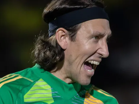 Reinaldo e Negueba criticam Cássio, do Cruzeiro, por cera