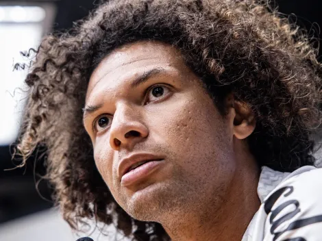 Arão toma a liderança do elenco e dialoga com torcida