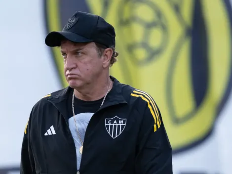 Torcida do Atlético-MG se manifesta pedindo reforços em protesto