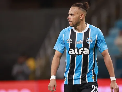 Braithwaite minimiza disputa com Carlos Vinícius no Grêmio