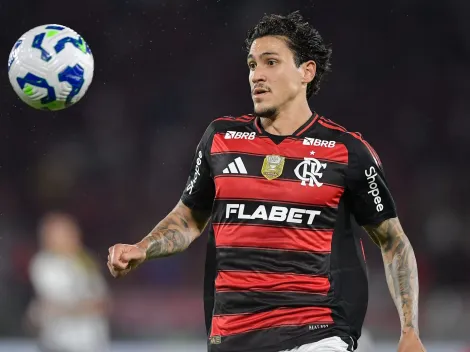 Flamengo enfrenta Vitória em duelo de artilheiros no Brasileirão