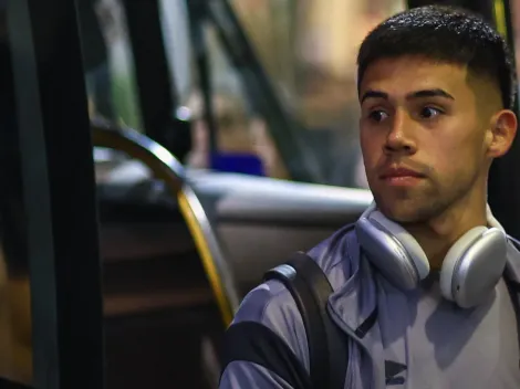 Torcida do Grêmio protesta na chegada da equipe ao Rio
