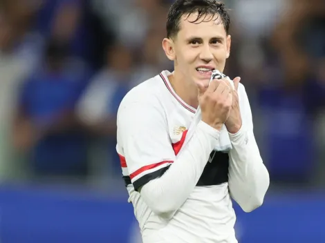 Torcida do São Paulo 'comemora' possível venda do lateral Patryck