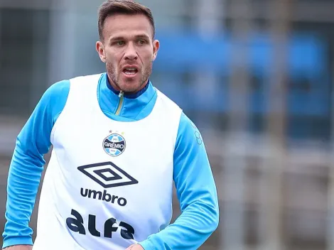 Arthur fala sobre período de treinos antes da reestreia no Grêmio