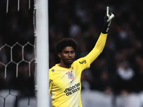 Hugo Souza alcança marca histórica e se aproxima do top-3 no Corinthians