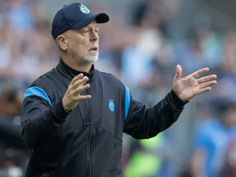 Mano Menezes admite erro em substituição do Grêmio