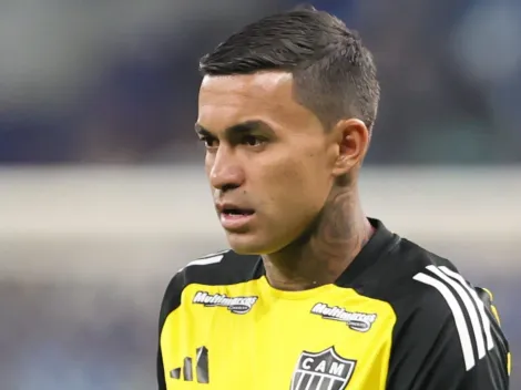 Torcida do Atlético-MG pede saída de Dudu, ex-Palmeiras