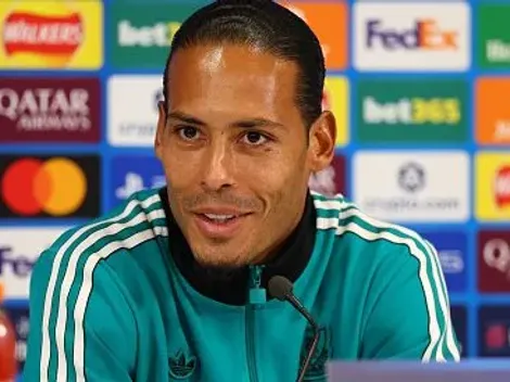 Van Dijk revela conversa com Memphis Depay e cita Corinthians