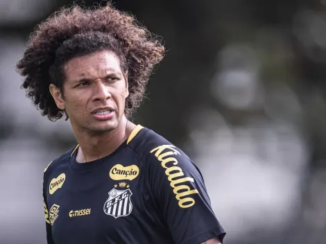 Arão tem dificuldade de treinar e Santos avalia possível rescisão