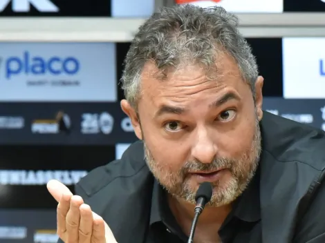 Mattos perde paciência e avalia rescisão com Arão no Santos