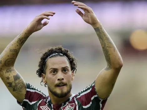 Torcida do Fluminense detona renovação de Guga até 2029