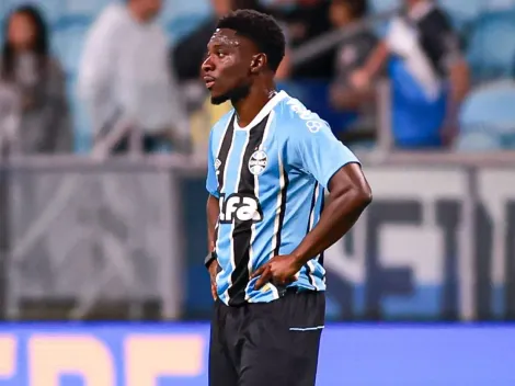 Mesmo sem espaço, Grêmio acredita no potencial de Amuzu