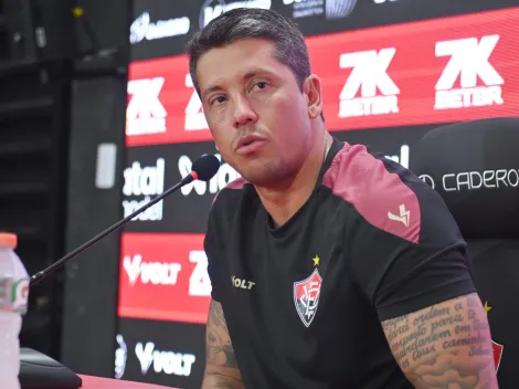 Thiago Carpini não esconde preocupação com gramado antes de duelo com Atlético