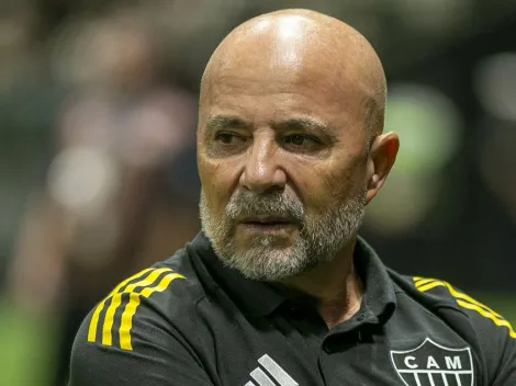 Atlético-MG terá quatro meio-campistas pendurados contra o Flu