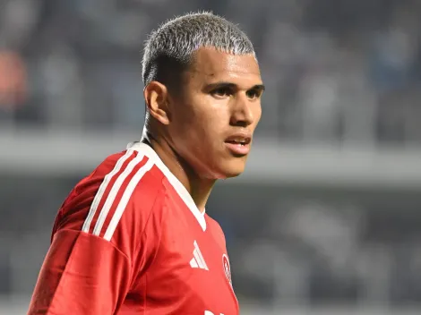 Aguirre é exaltado pelos torcedores do Internacional contra o Botafogo