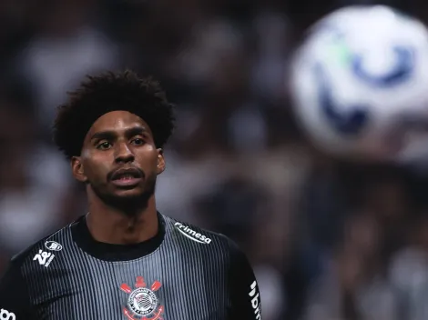 Hugo Souza suspenso e torcida do Corinthians comemora antes do Santos