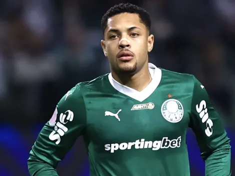 Vitor Roque erra lance e palmeirenses reclamam de gol do São Paulo