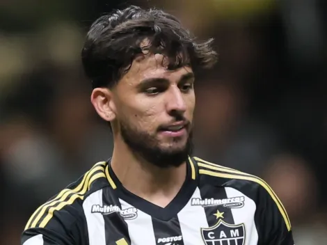 Torcida do Atlético-MG critica Biel em jogo com o Corinthians