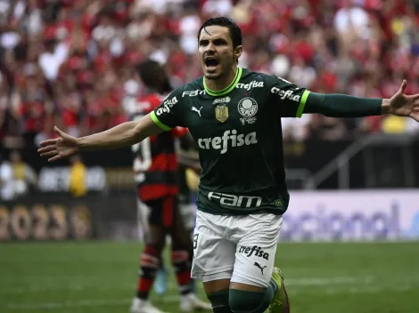 Raphael Veiga busca repetir atuações históricas diante do Flamengo