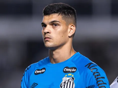 Brazão se torna "vilão" do Santos após pênalti bizarro cometido