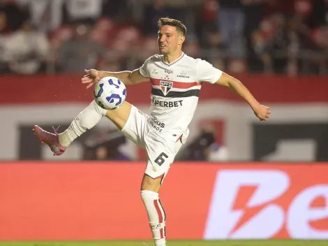 Cédric Soares deve desfalcar o São Paulo contra o Bahia