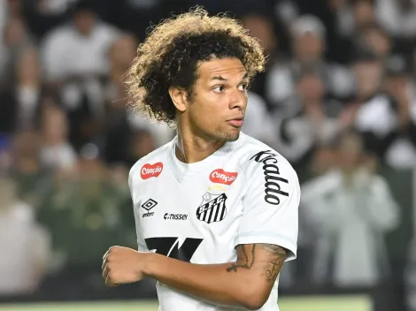 Willian Arão marca em Palmeiras x Santos, mas gol é anulado