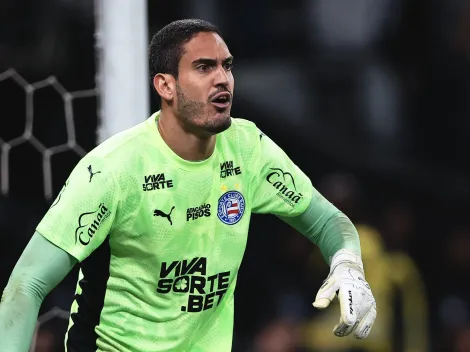 Ronaldo evita gol do Internacional após bela defesa
