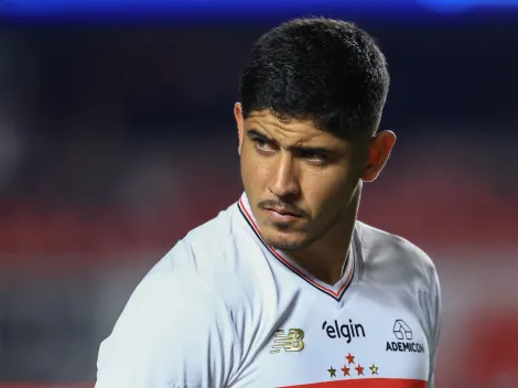 Alan Franco assusta Crespo após sentir incômodo muscular contra RB Bragantino