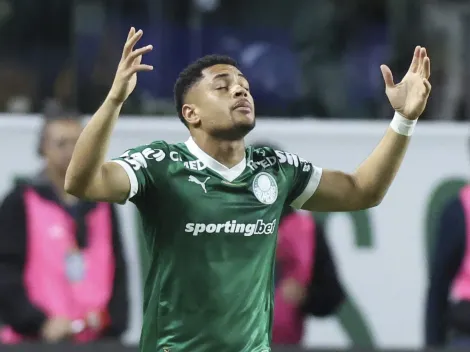 Vitor Roque marca golaço de bicicleta contra o Mirassol