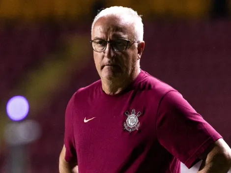 Dorival sai em defesa de Garro após lance que o tirou do clássico