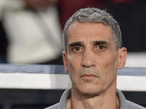 Vojvoda surpreende e faz seis mudanças na escalação do Santos